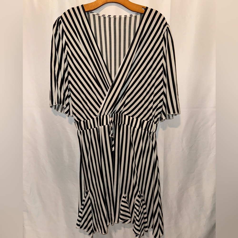 SHEIN black and white stripped dress with fun pleat detail, no tags never worn!